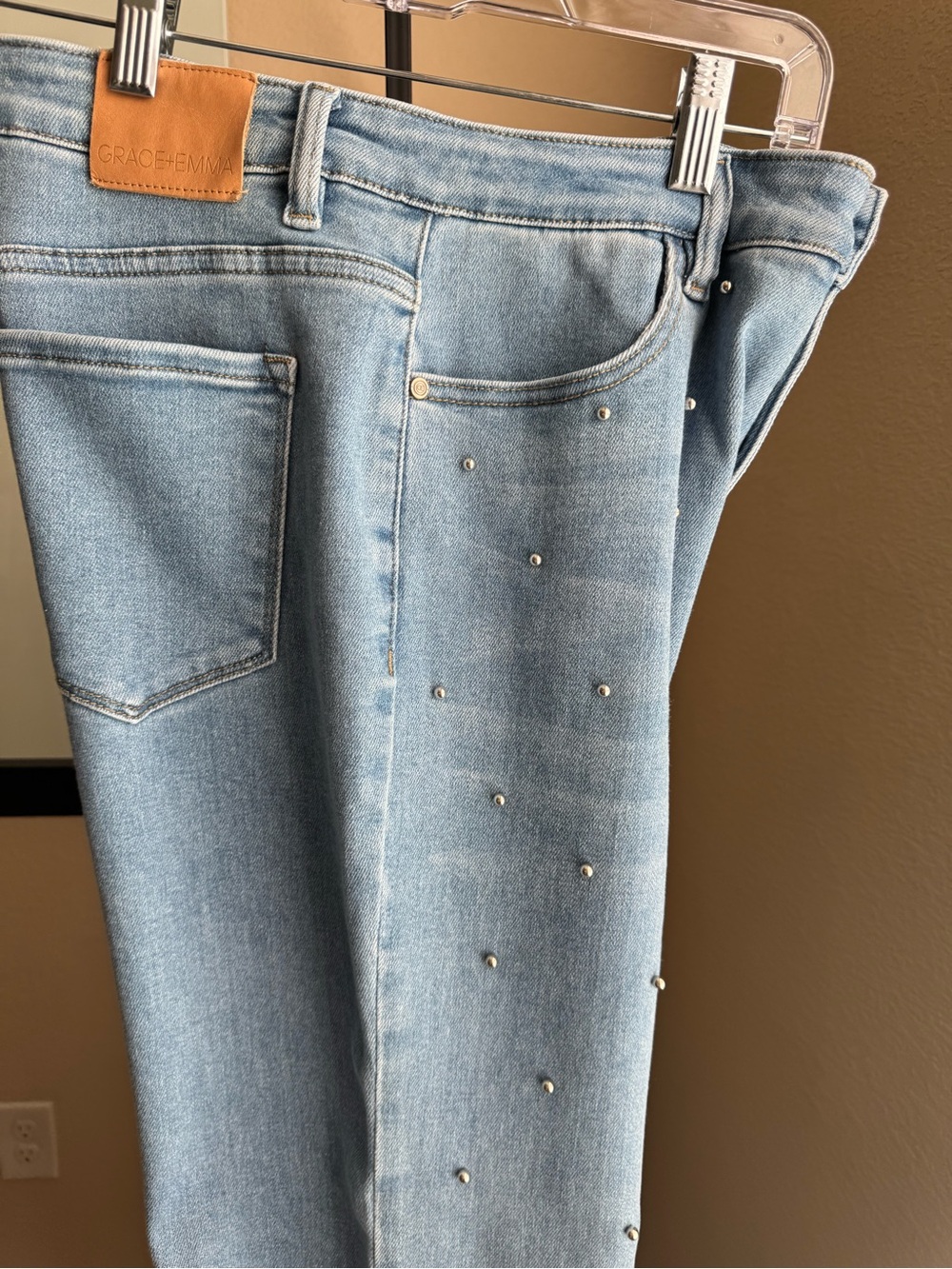 Grace & Emma Light Sz 12 Straight Leg Jeans with Stud Accents 28.5 in inseam